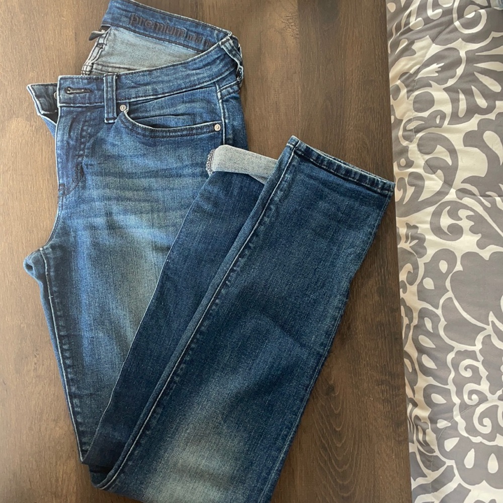Gap mid rise jean